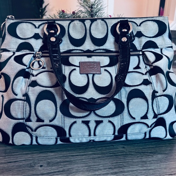 Coach Handbags - Coach Poppy Tote